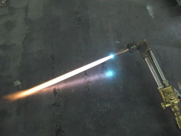 Plasma Cutter vs Oxy/Acetylene Torch for Beginners