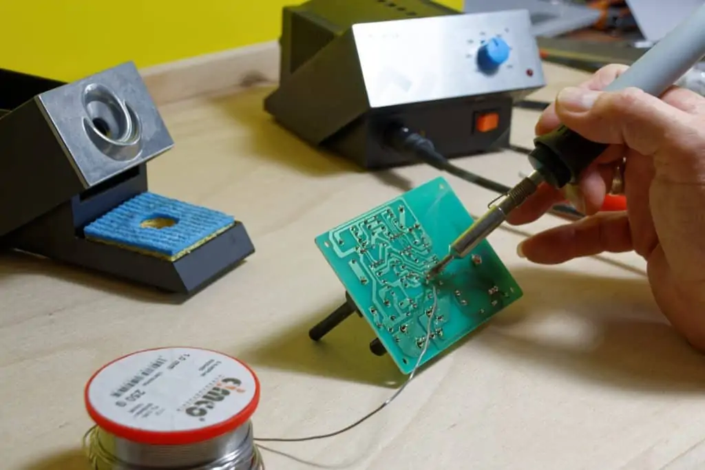 Solder Not Sticking? 4 Easy Solutions for Stronger Solder