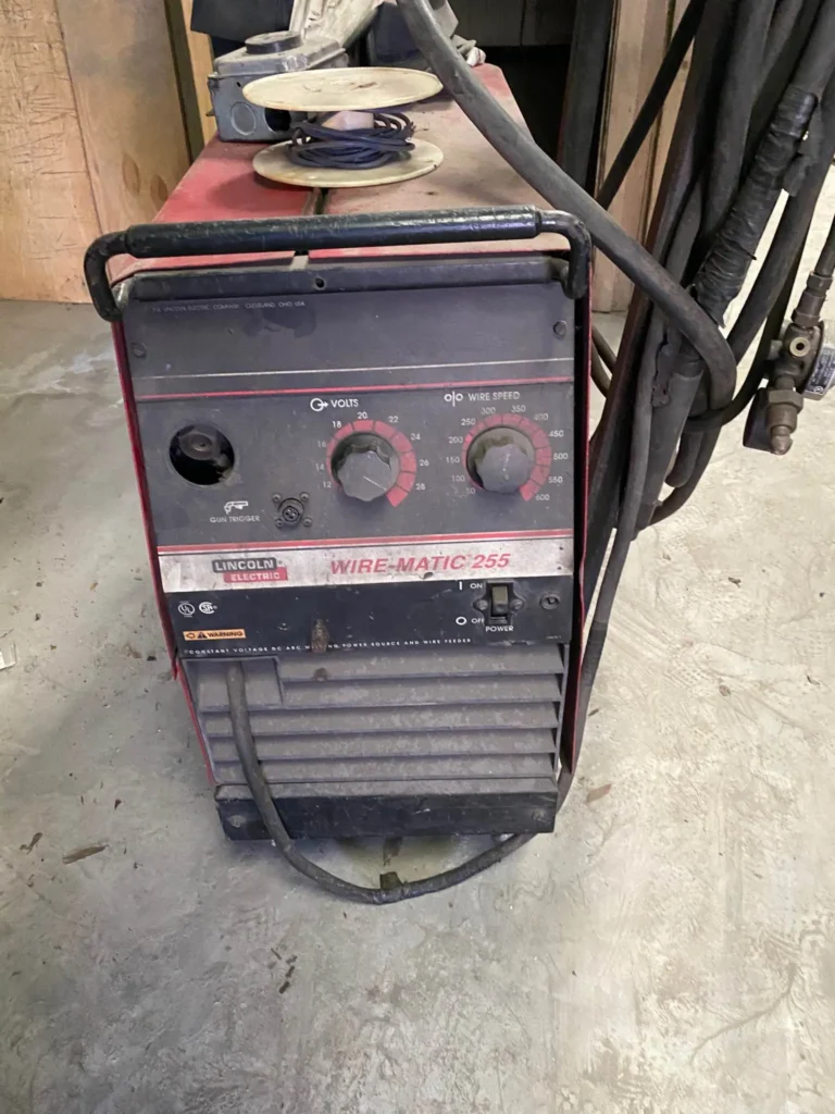 Old second hand lincoln welding machine